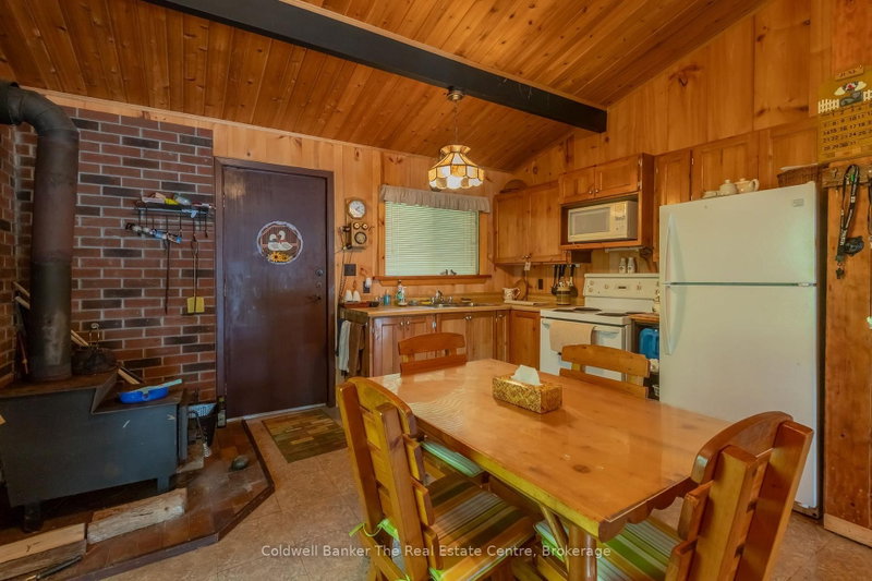 1077 Misty Lane photo 4