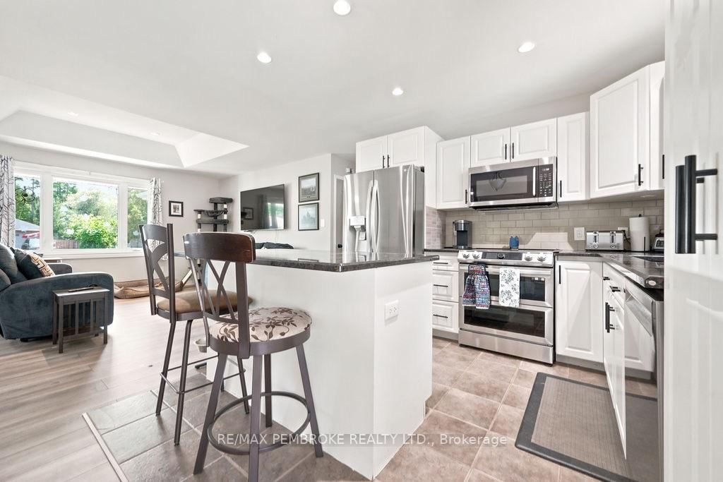 256 Oriole Crescent • Petawawa, ON photo 24