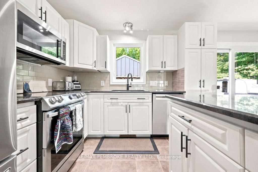 256 Oriole Crescent • Petawawa, ON photo 26