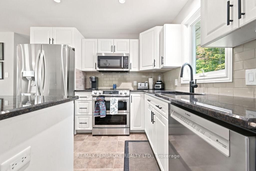 256 Oriole Crescent • Petawawa, ON photo 27
