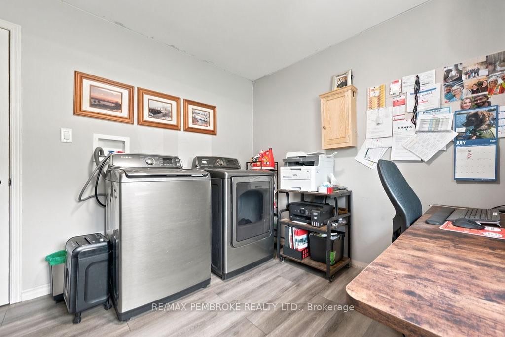 256 Oriole Crescent • Petawawa, ON photo 36