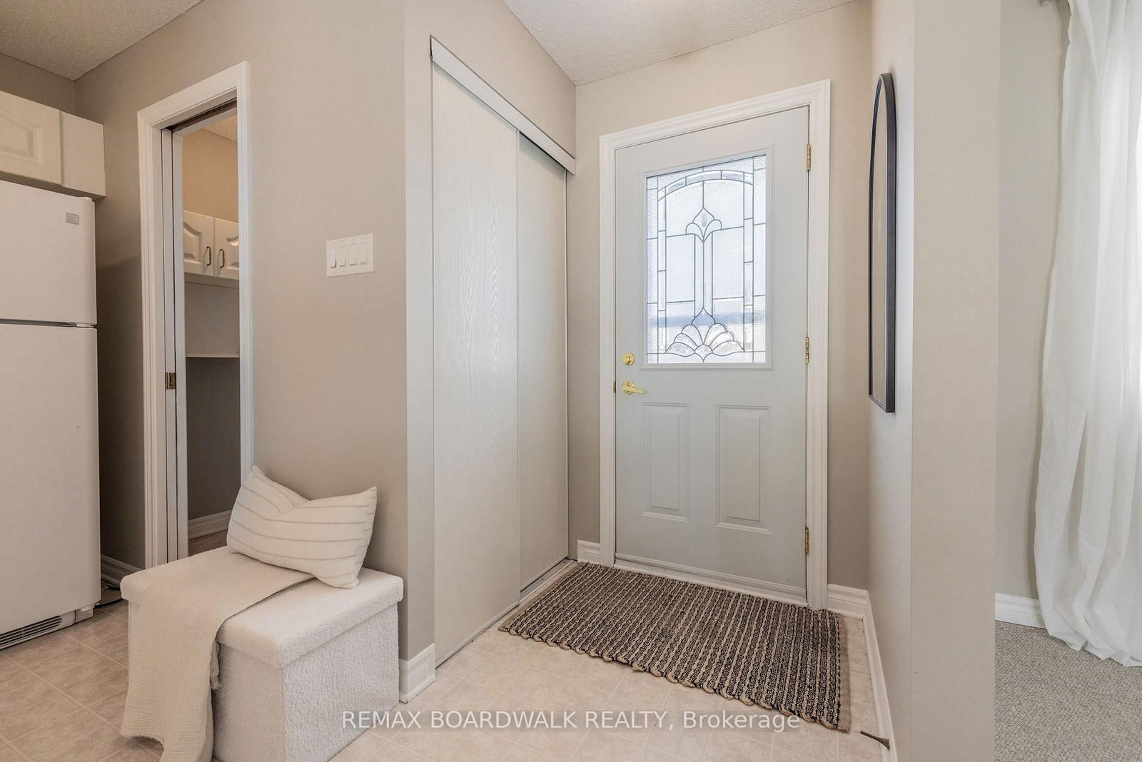 206 Oak Leaf Private • Richmond, ON photo 3