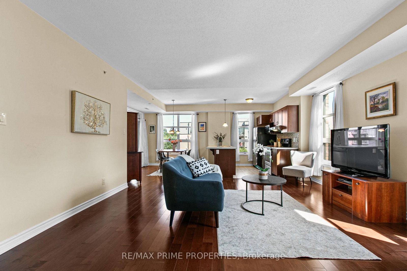 100 Montblanc Private • #302 • Ottawa, ON photo 10