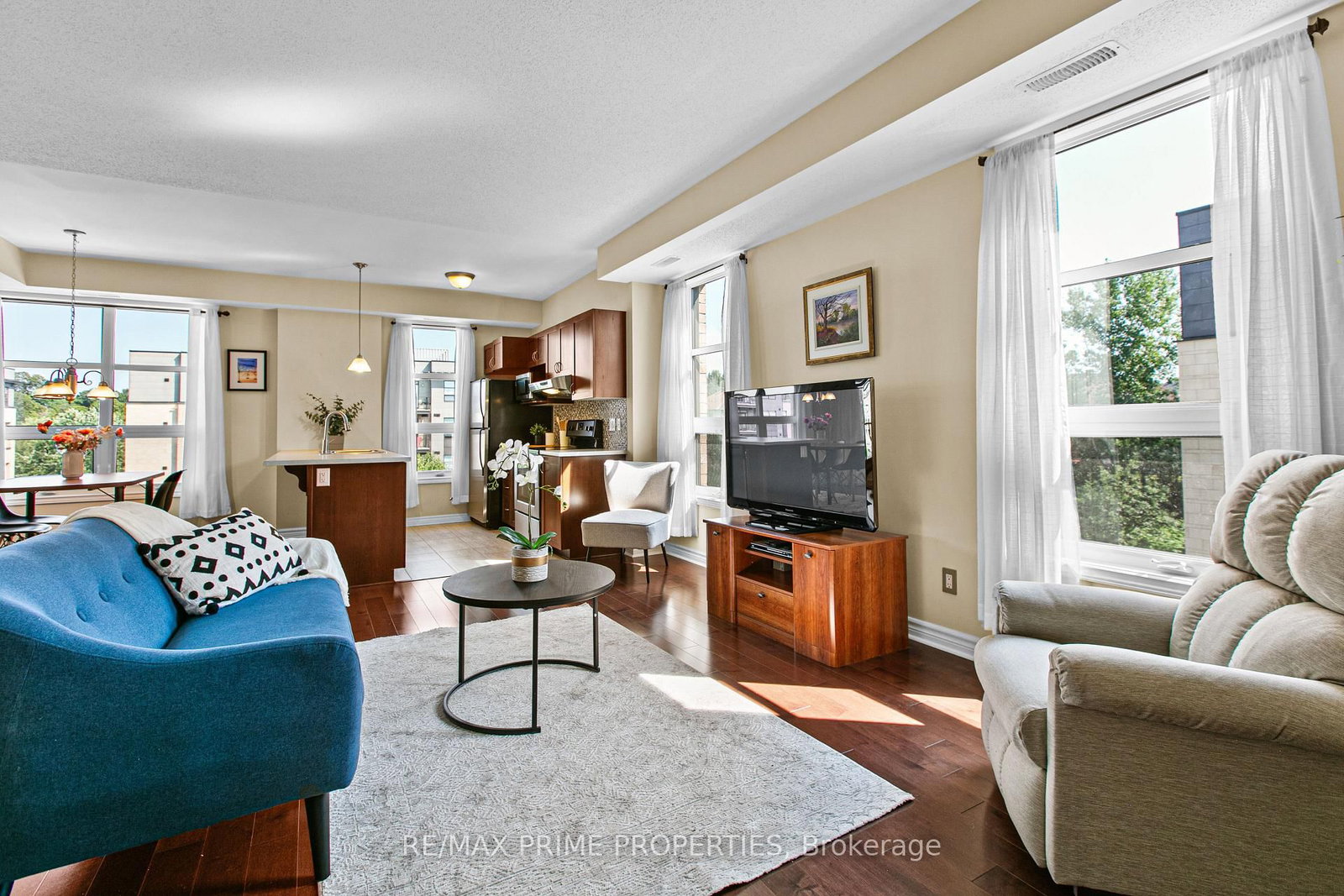 100 Montblanc Private • #302 • Ottawa, ON photo 11
