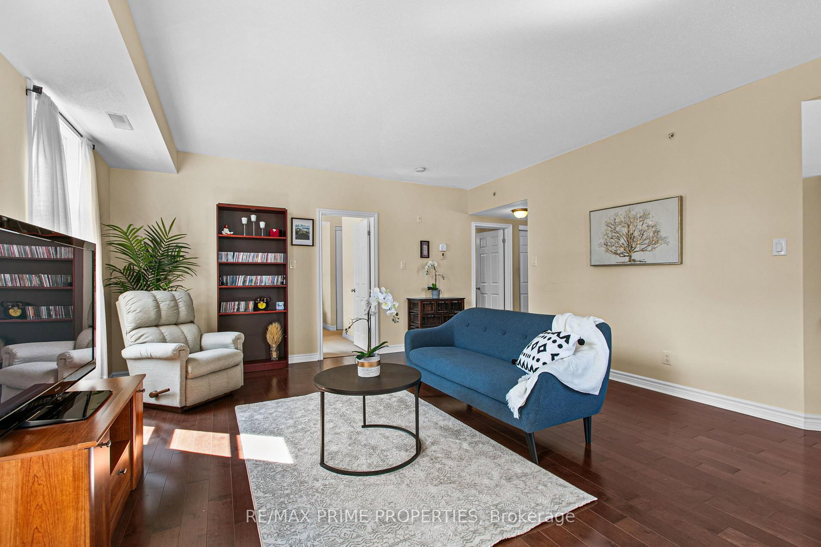 100 Montblanc Private • #302 • Ottawa, ON photo 14