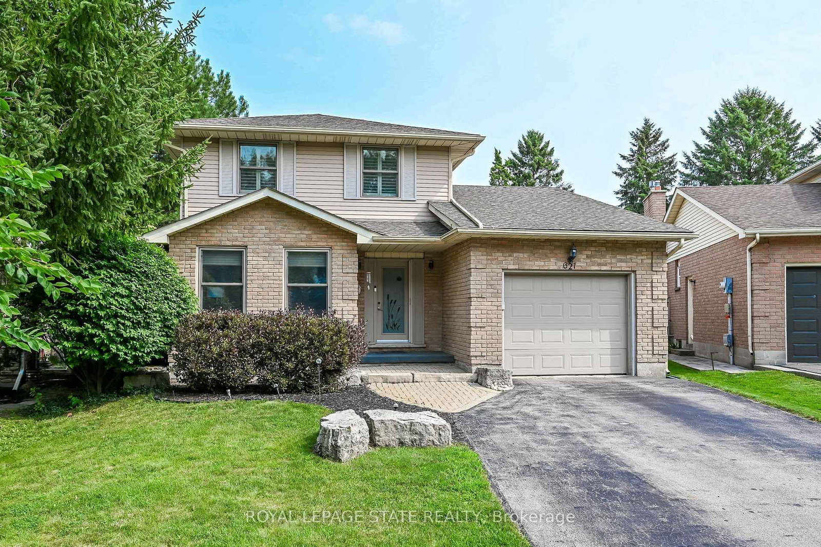 621 Tomahawk Crescent • Hamilton, ON photo 2