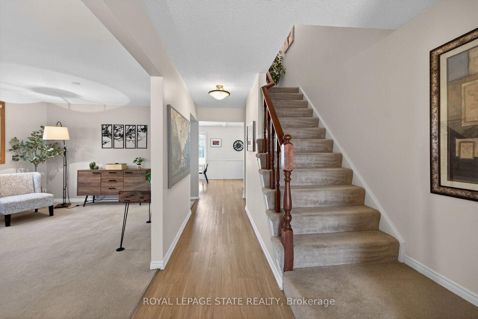621 Tomahawk Crescent • Hamilton, ON photo 5