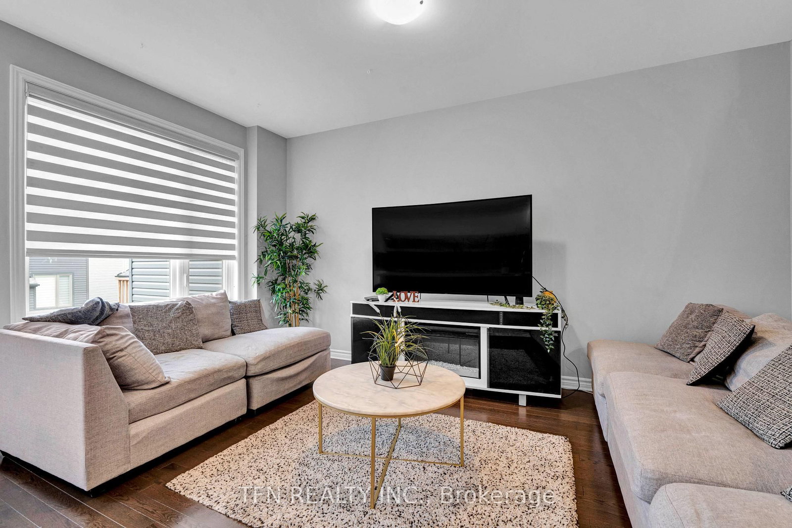 20 Atop Lane • Ottawa, ON photo 17