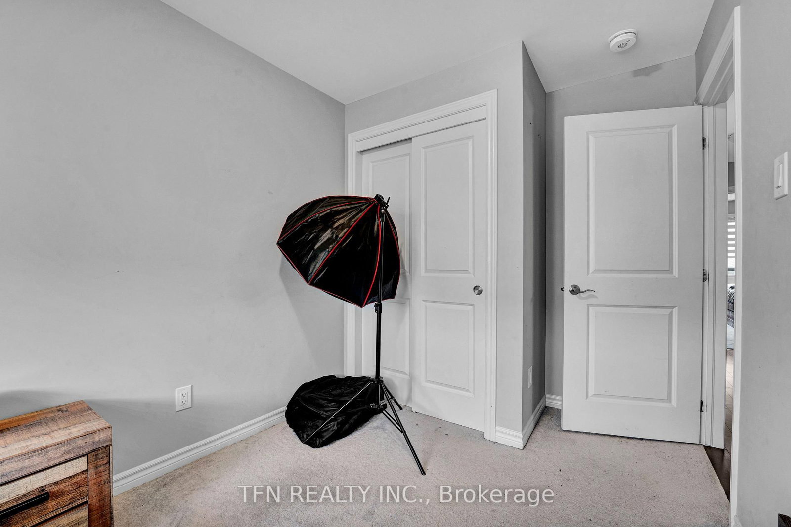 20 Atop Lane • Ottawa, ON photo 28