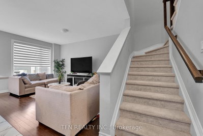 20 Atop Lane • Ottawa, ON photo 8