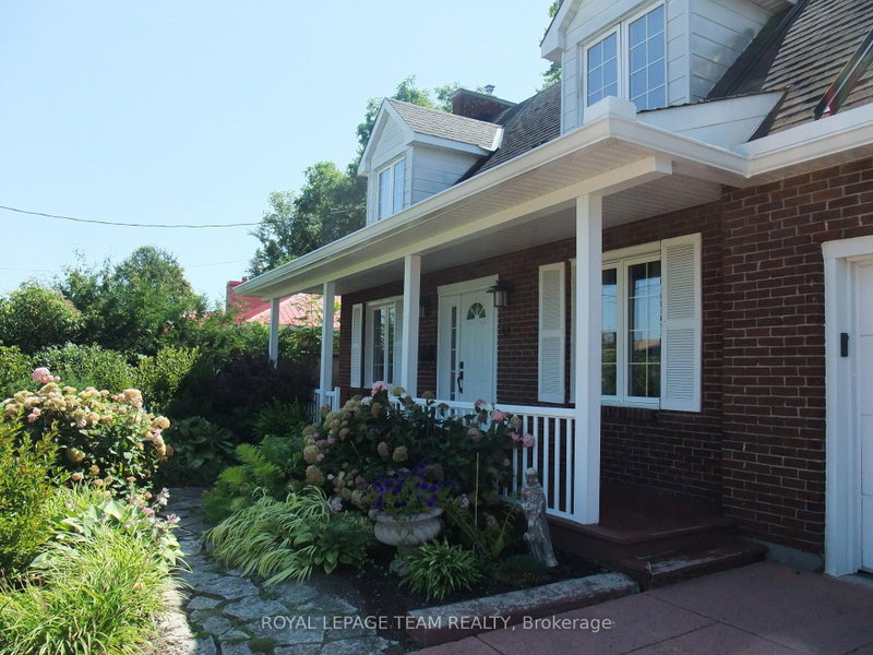 32 Gary Crescent