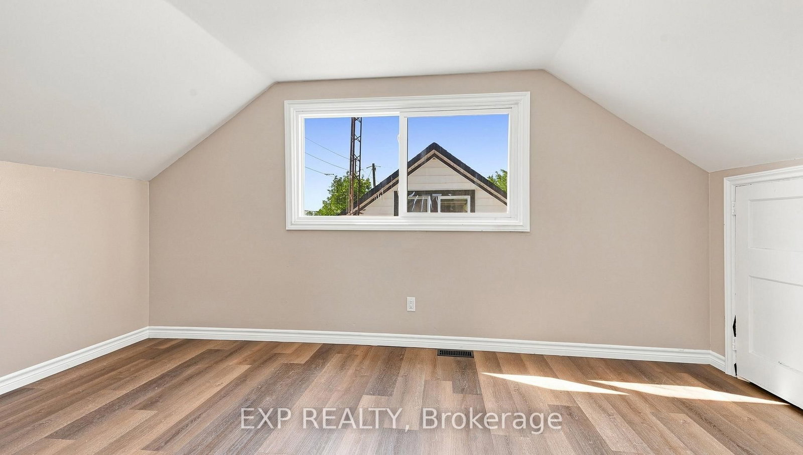 225 Grantham Avenue • St. Catharines, ON photo 18
