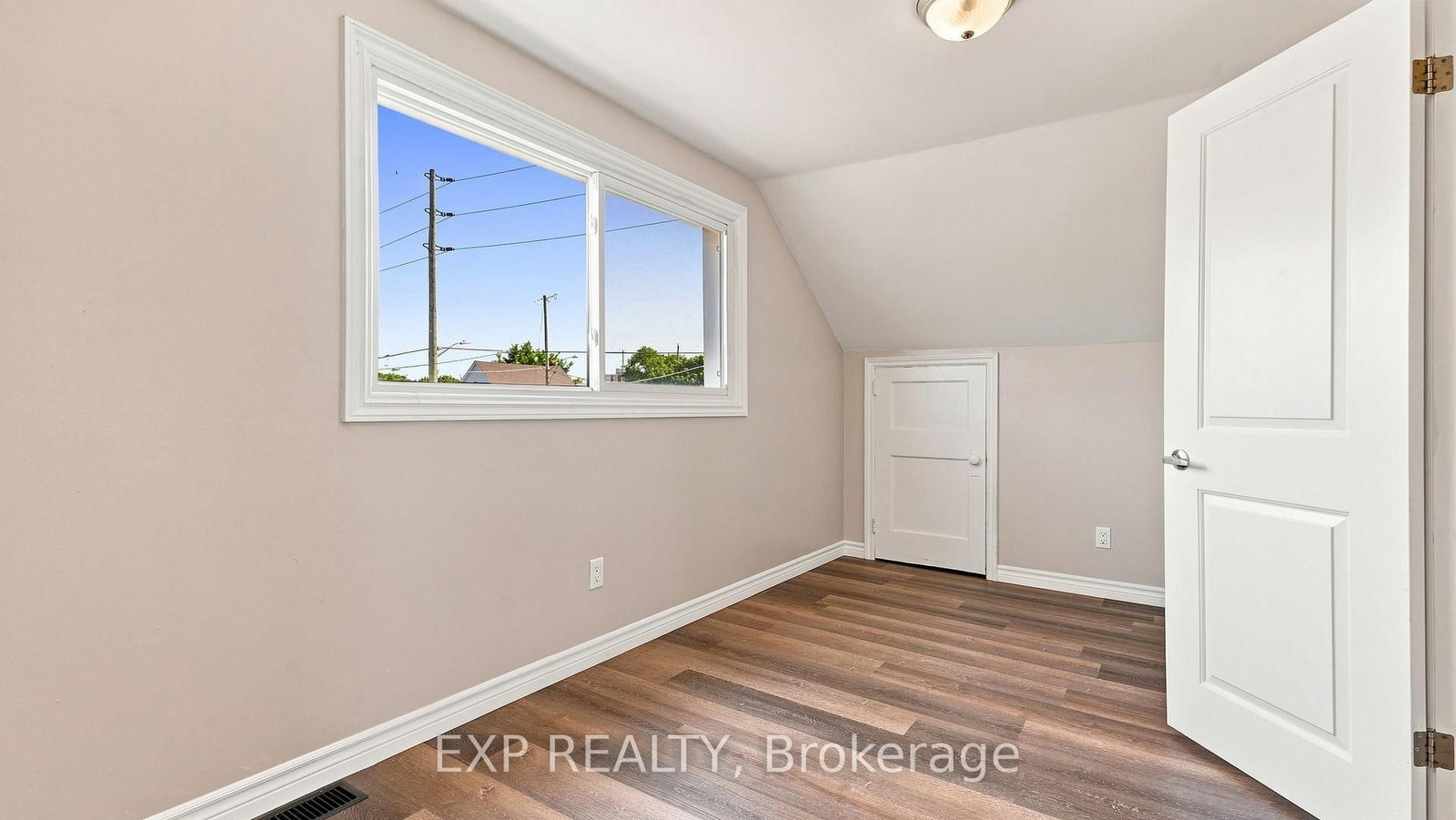 225 Grantham Avenue • St. Catharines, ON photo 22