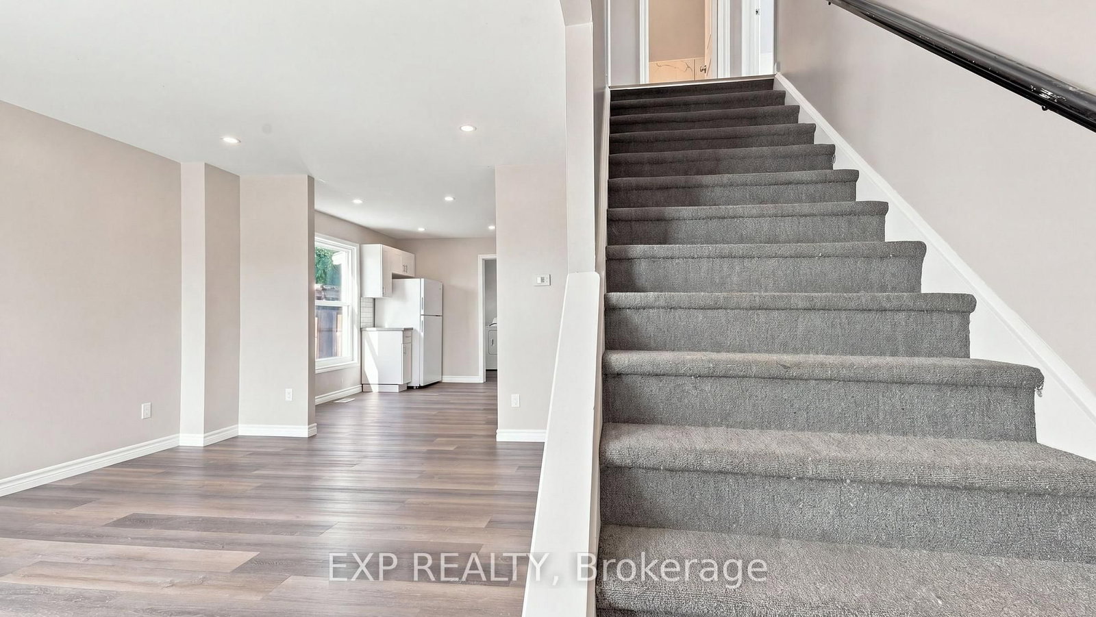 225 Grantham Avenue • St. Catharines, ON photo 6