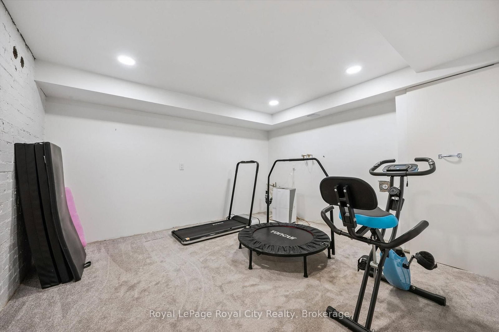 1 Barber Avenue • Guelph, ON photo 24