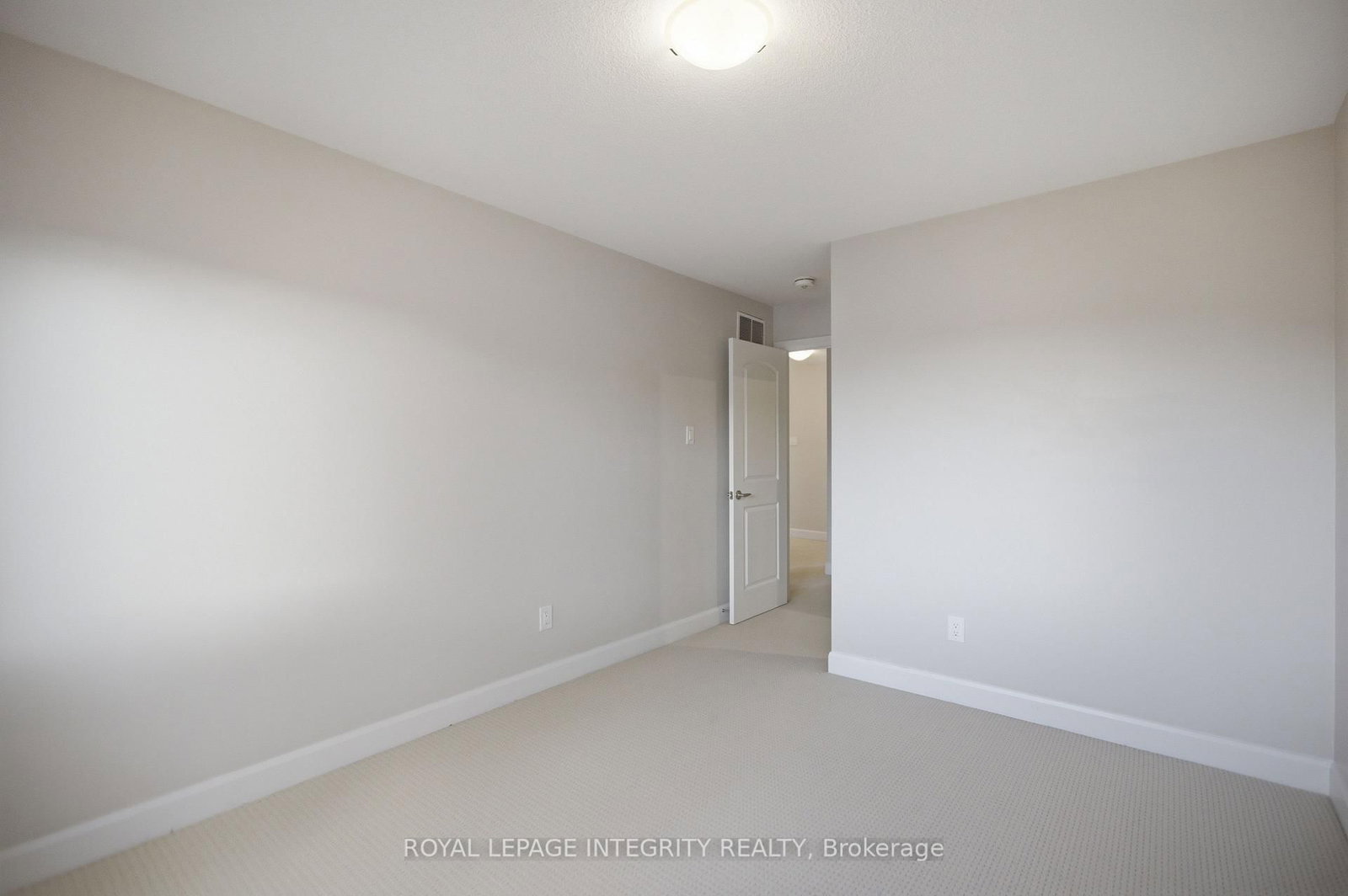 651 Chillerton Drive • Ottawa, ON photo 21