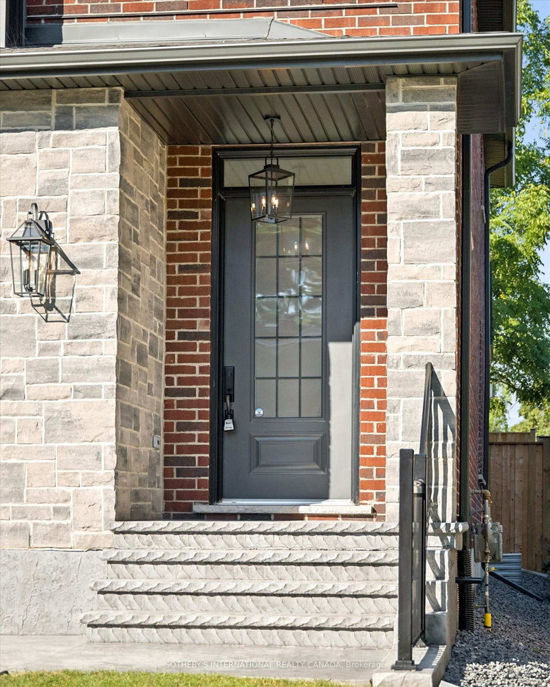 17 Avondale Avenue S