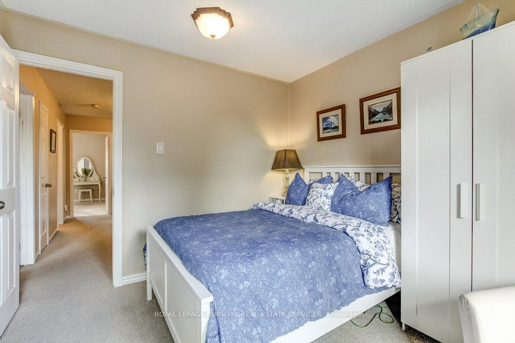 4 Edgewater Drive • Hamilton, ON photo 23