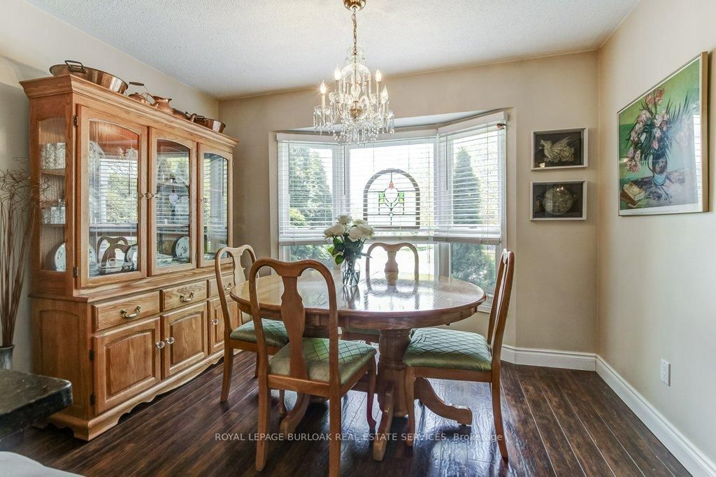 4 Edgewater Drive • Hamilton, ON photo 6