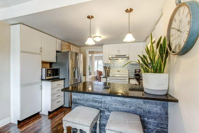 4 Edgewater Drive • Hamilton, ON photo 8