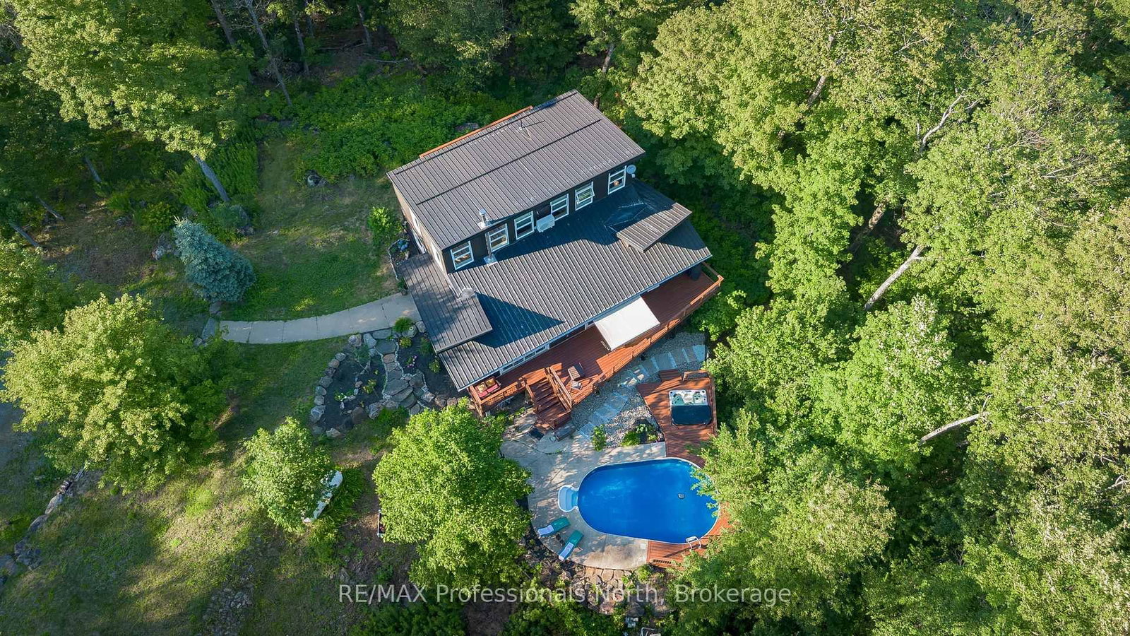 1756 Brunel Road • Huntsville, ON photo 2