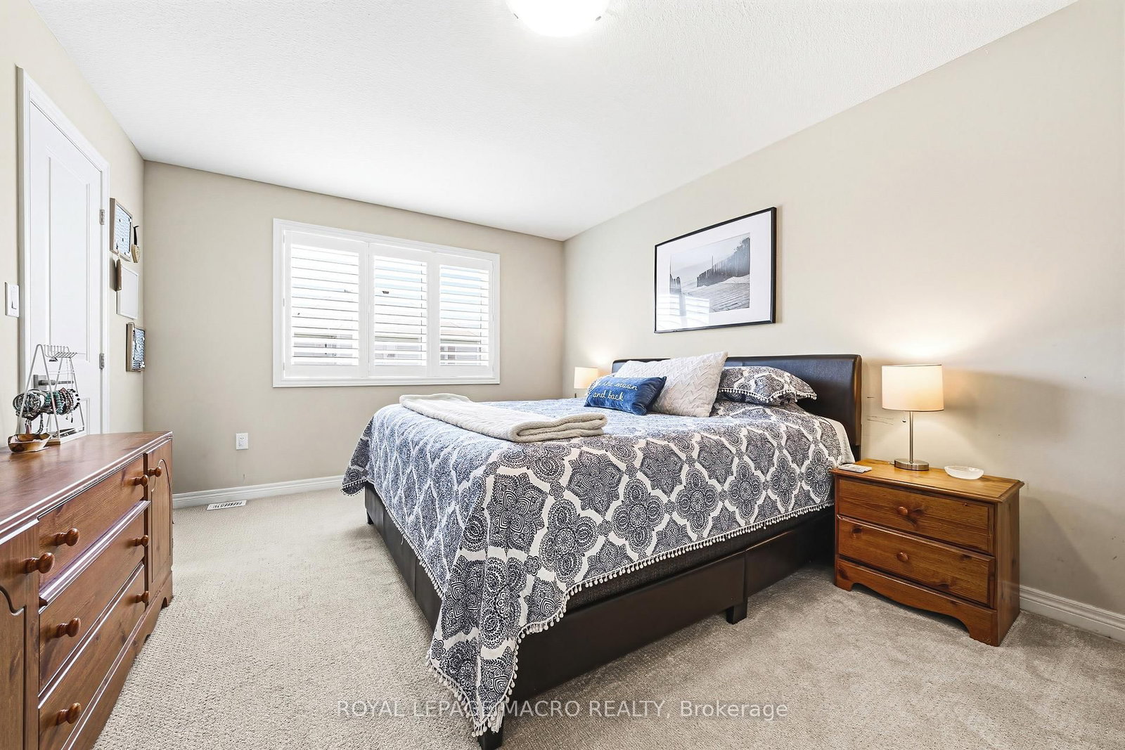 32 Dulgaren Street • Hamilton, ON photo 19