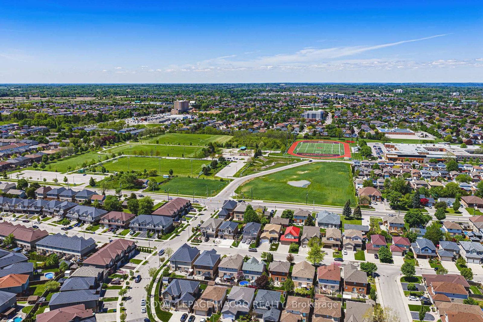 32 Dulgaren Street • Hamilton, ON photo 38
