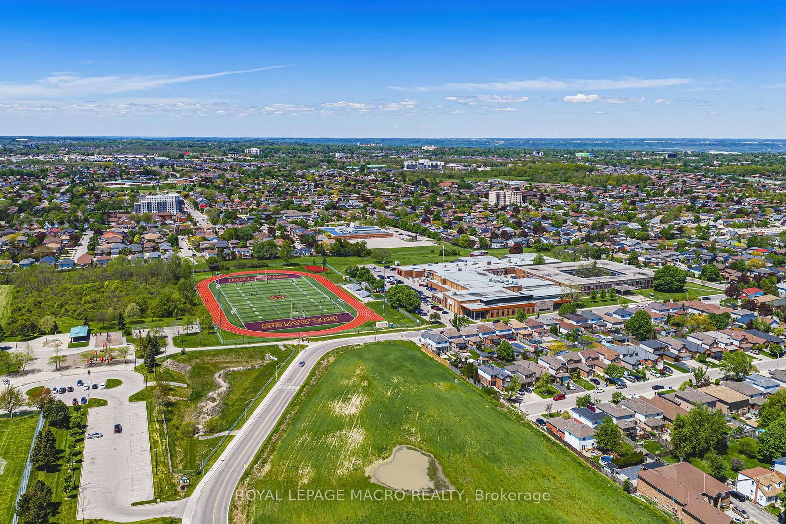 32 Dulgaren Street • Hamilton, ON photo 39