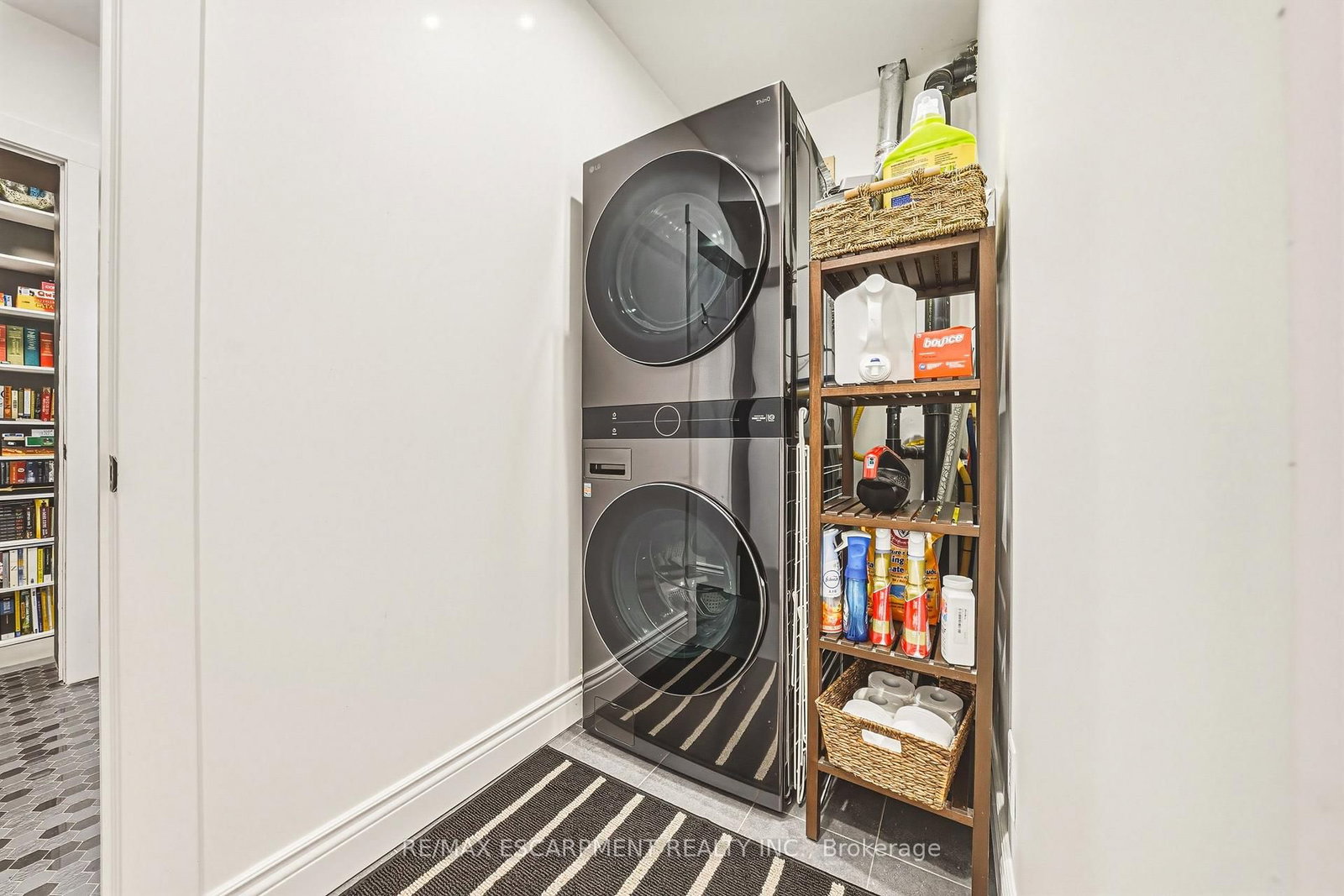153 Elgin Street • Hamilton, ON photo 13