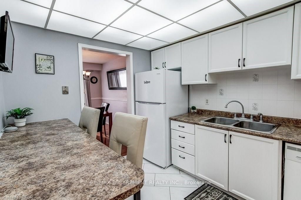 391 STONE CHURCH Road E • #22 • Hamilton, ON photo 21