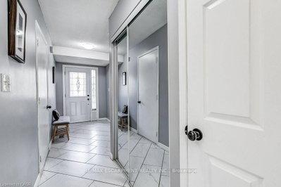 391 STONE CHURCH Road E • #22 • Hamilton, ON photo 8