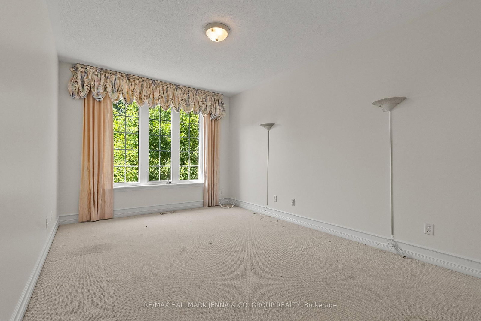 110 Heathercrest Private • Ottawa, ON photo 16