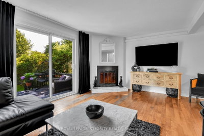 209 SHERWAY Drive • Barrhaven, ON photo 6