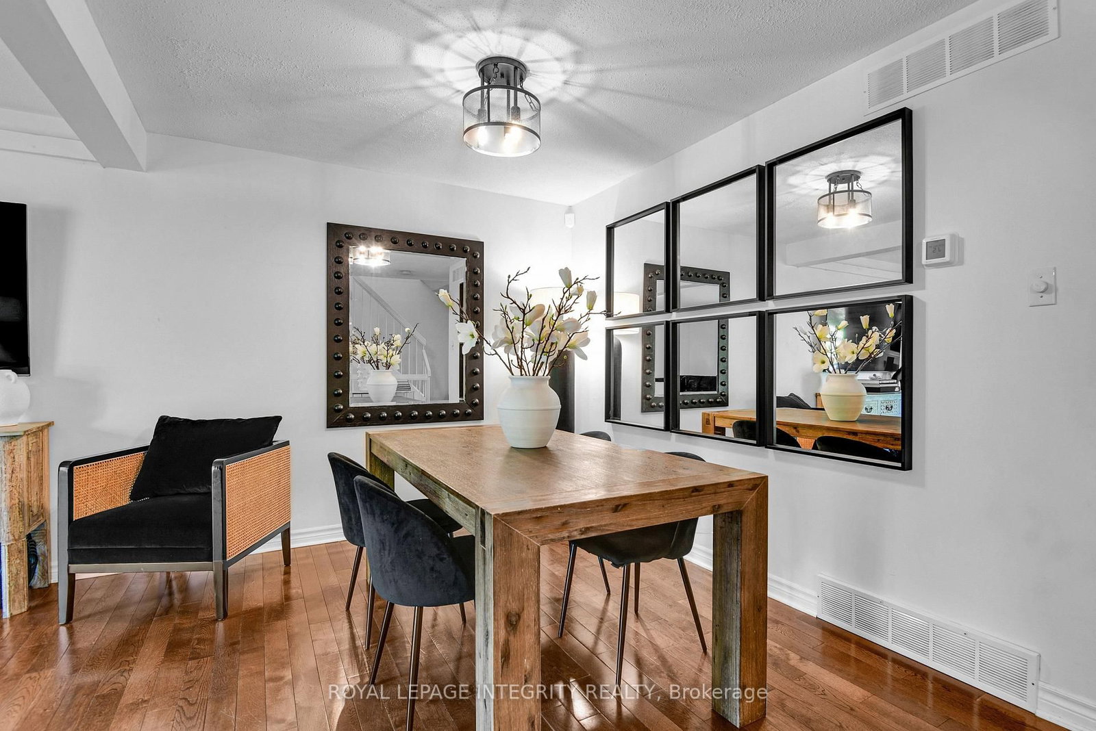 209 SHERWAY Drive • Barrhaven, ON photo 8