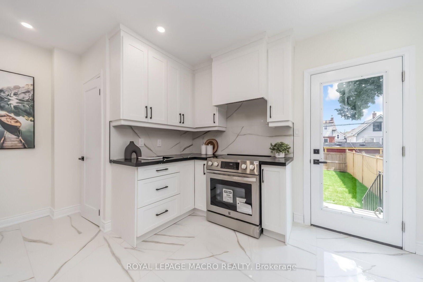 40 Glendale Avenue N • Hamilton, ON photo 23