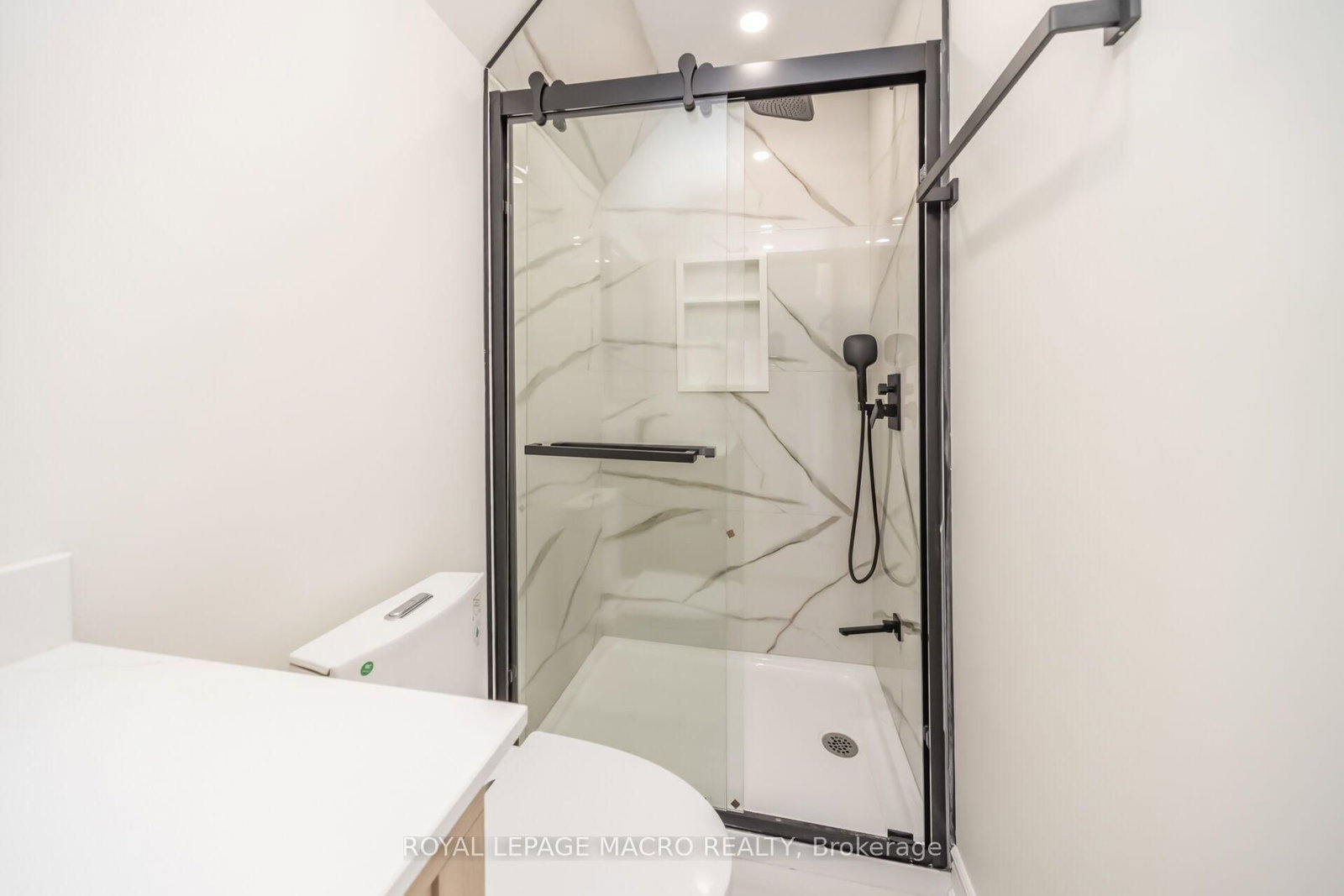 40 Glendale Avenue N • Hamilton, ON photo 35