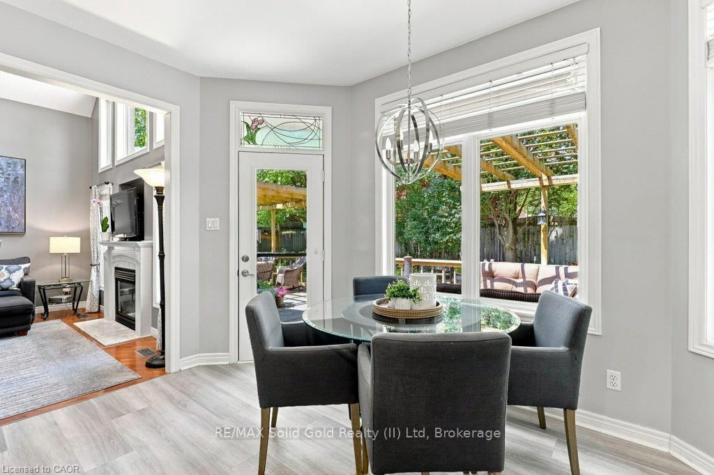 515 Birchleaf Walk • Waterloo, ON photo 11
