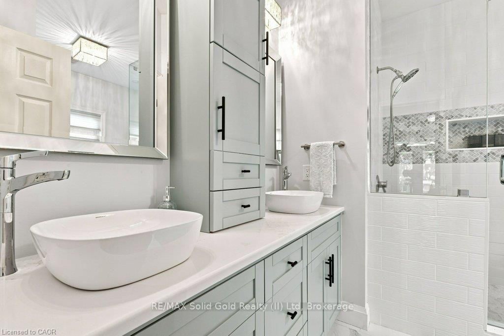 515 Birchleaf Walk • Waterloo, ON photo 16