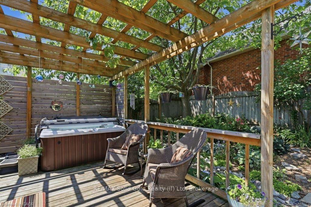 515 Birchleaf Walk • Waterloo, ON photo 29