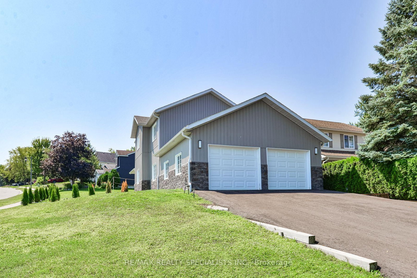 15 Lankin Avenue • Bracebridge, ON photo 3