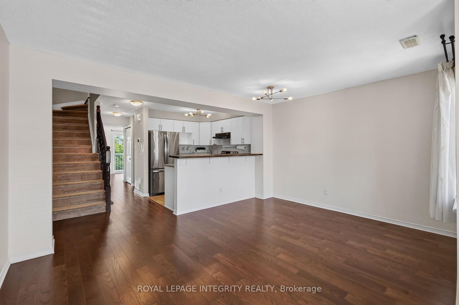 635 Reardon Private • Ottawa, ON photo 11