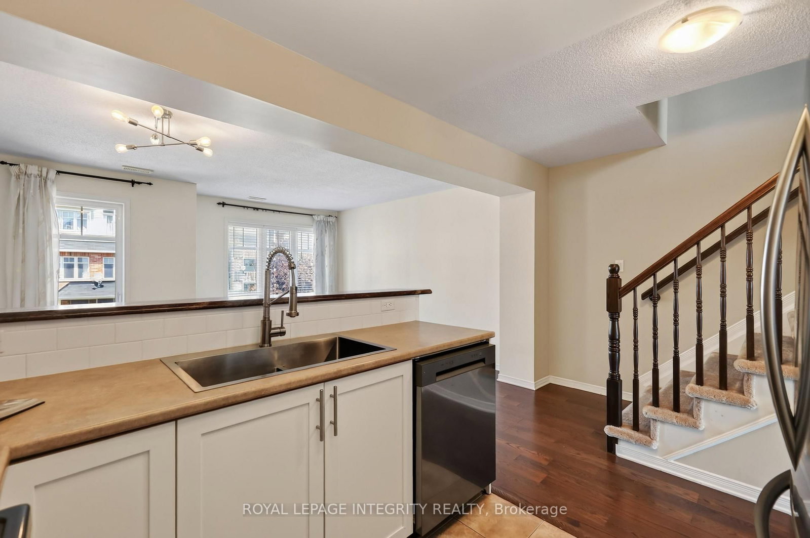 635 Reardon Private • Ottawa, ON photo 6