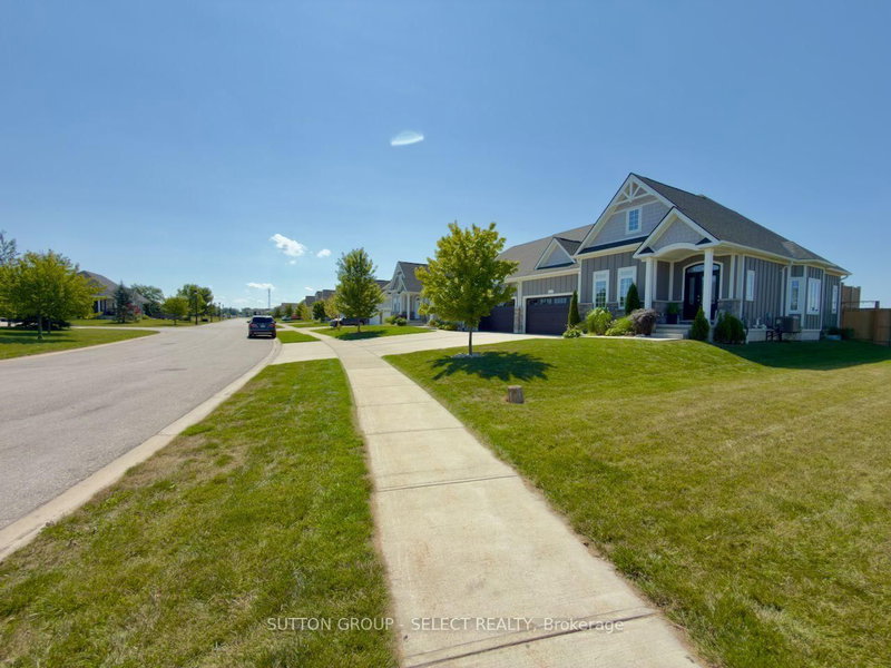 4 BROOKLAWN Drive