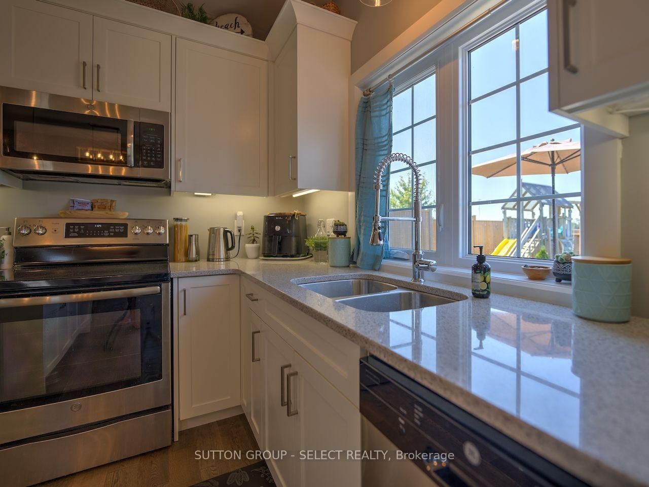 4 BROOKLAWN Drive • Lambton Shores, ON photo 28