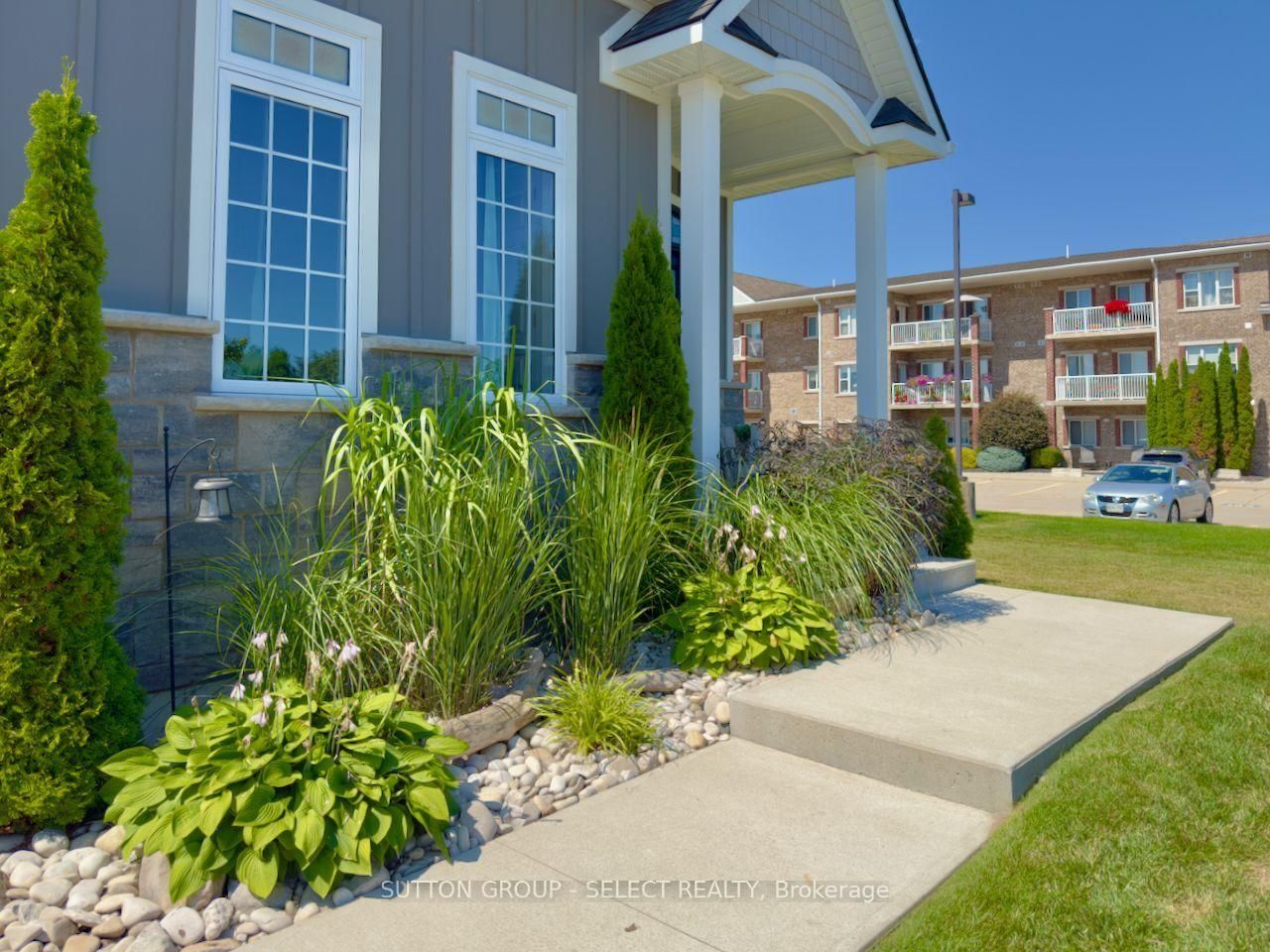 4 BROOKLAWN Drive • Lambton Shores, ON photo 6