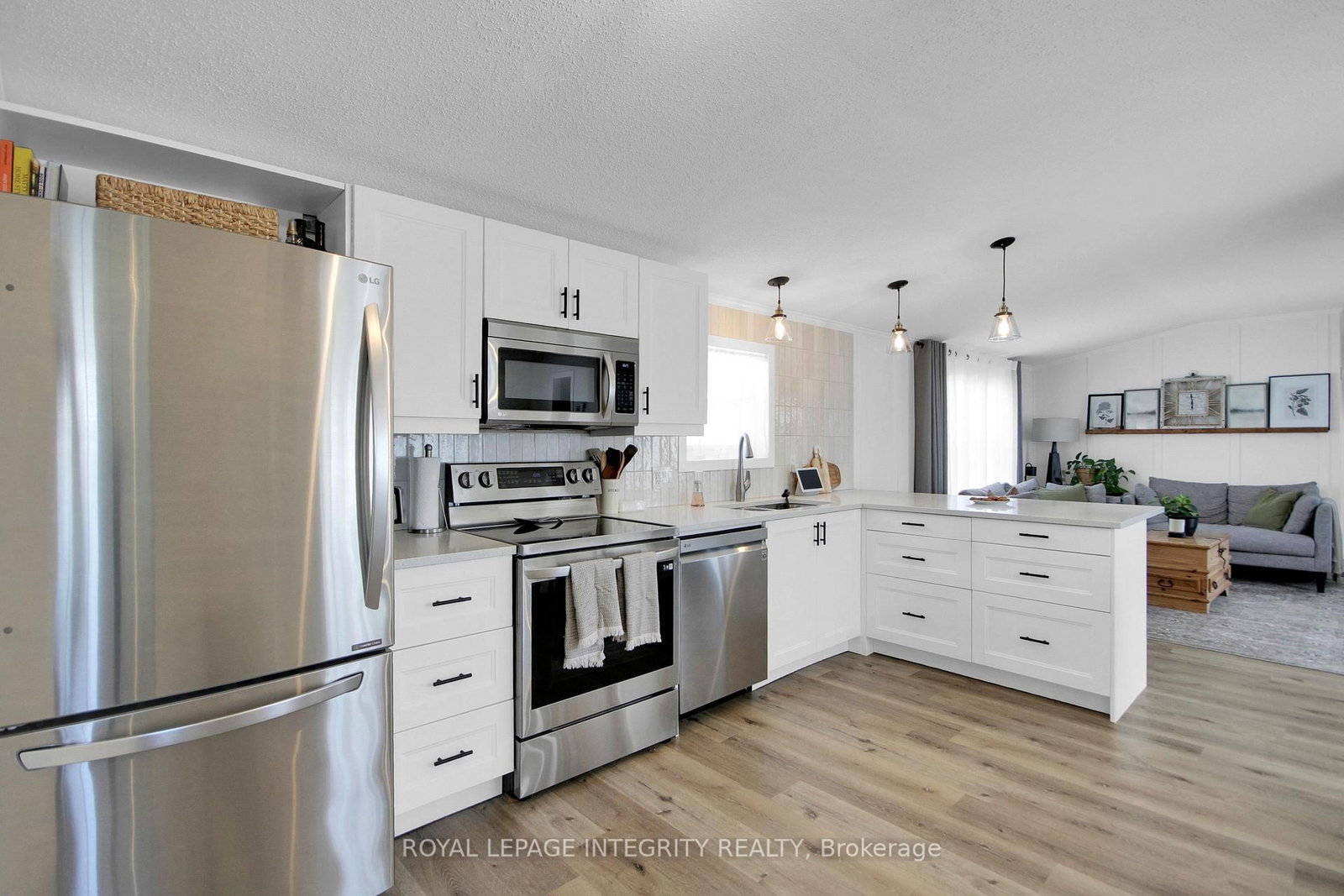 6727 Chris Tierney Private • Ottawa, ON photo 12