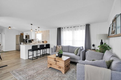 6727 Chris Tierney Private • Ottawa, ON photo 9