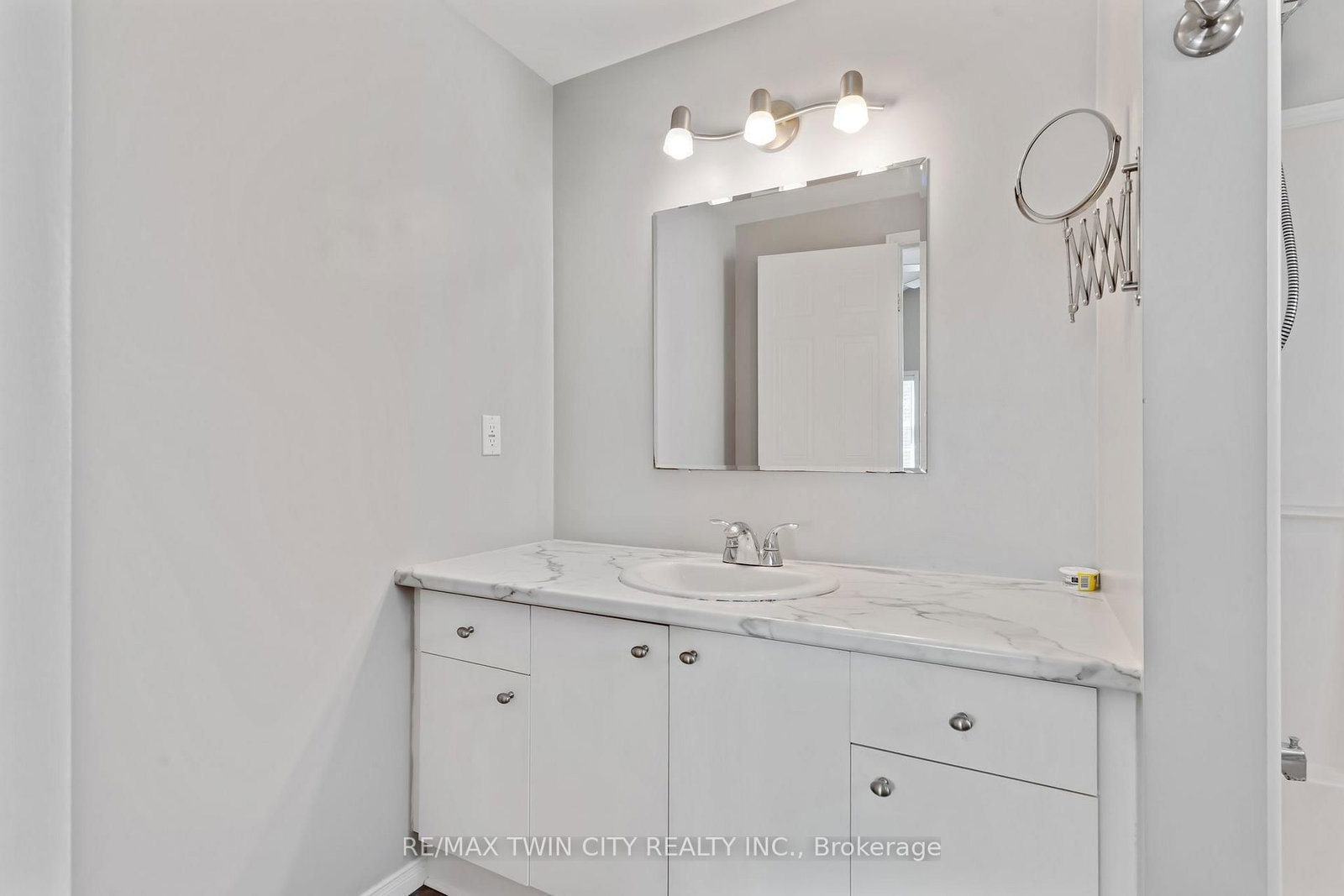 129 KOVAC Road • Cambridge, ON photo 15