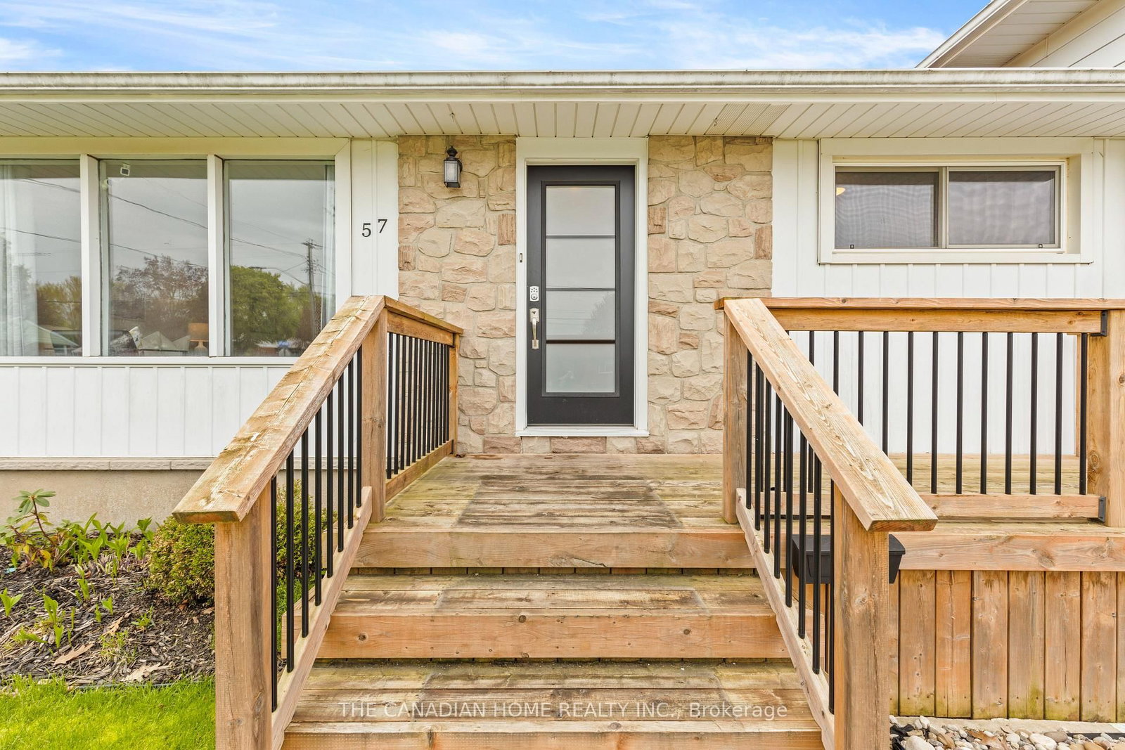 57 DEXTER Drive • Welland, ON photo 4