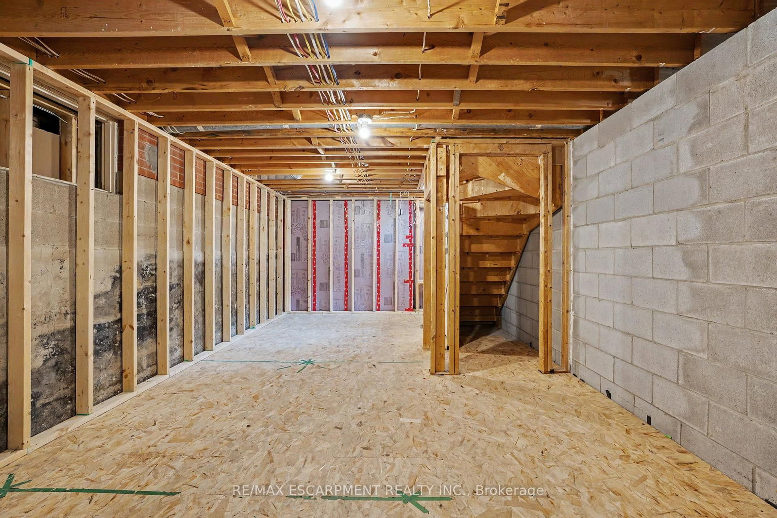 100 Hardale Crescent • Hamilton, ON photo 32
